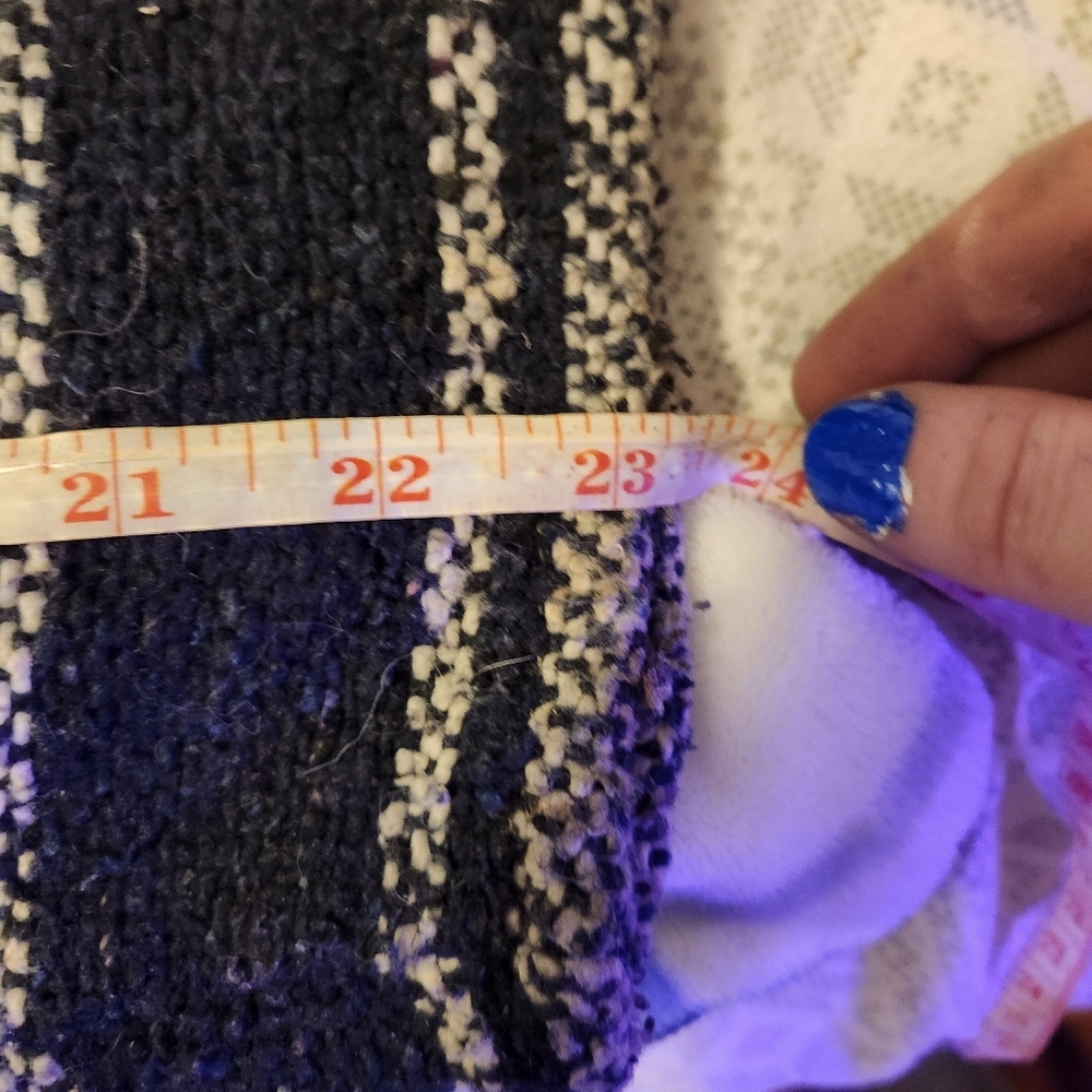 Poncho - Picture 5 of 5